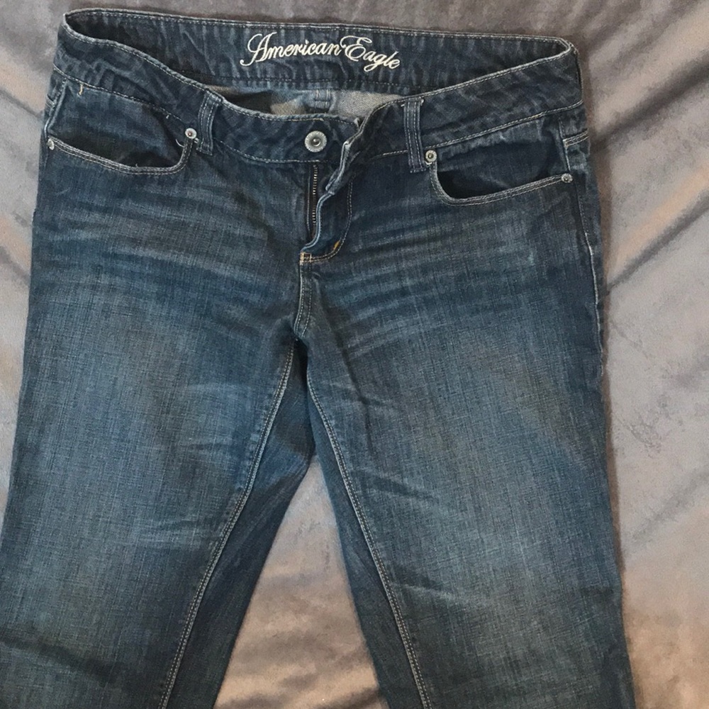 AMERICAN EAGLE JEANS